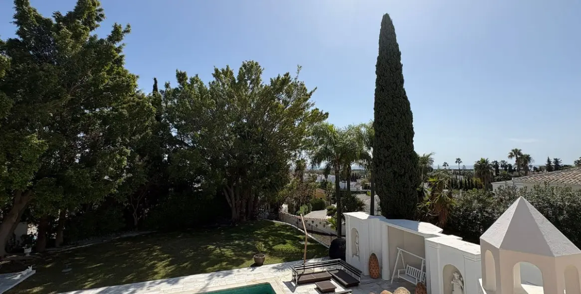 Alquiler a largo plazo de villa independiente en El Paraiso 5