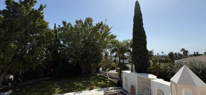 Alquiler a largo plazo de villa independiente en El Paraiso 4