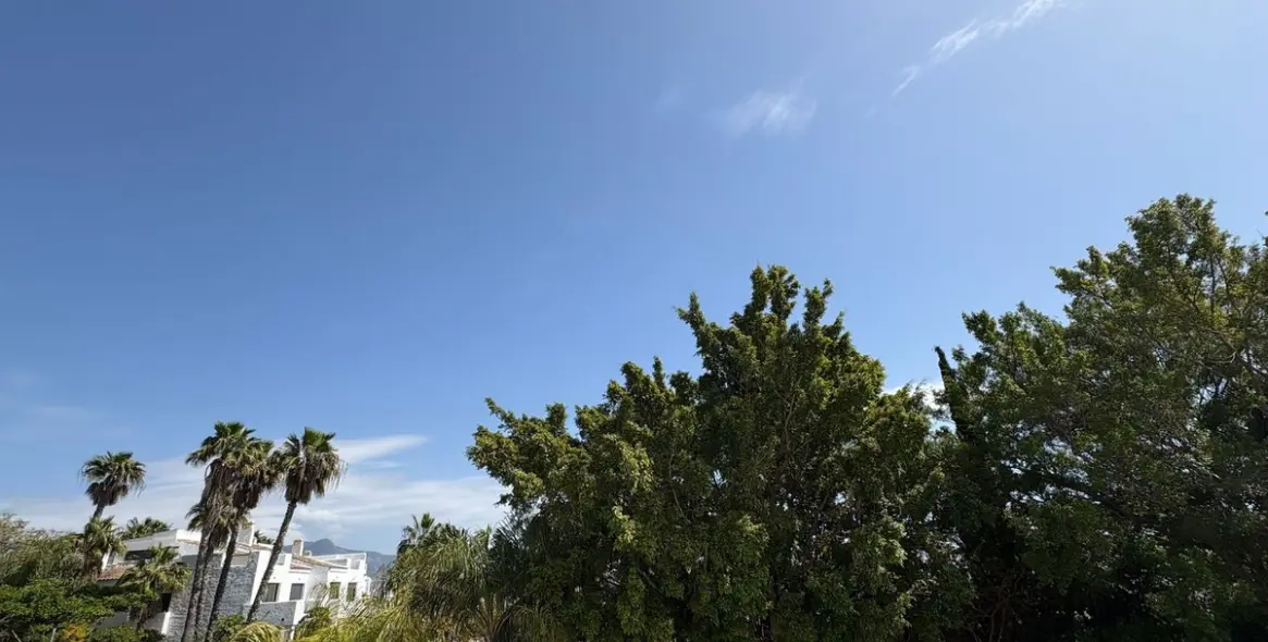 Alquiler a largo plazo de villa independiente en El Paraiso 17