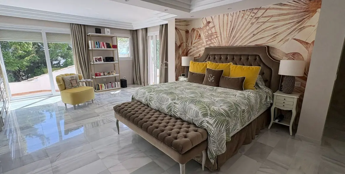 Alquiler a largo plazo de villa independiente en El Paraiso 25