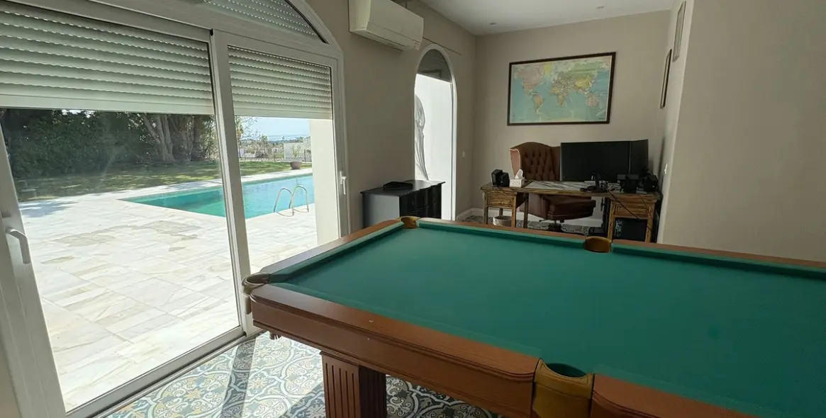 Alquiler a largo plazo de villa independiente en El Paraiso 26