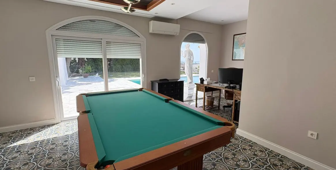 Alquiler a largo plazo de villa independiente en El Paraiso 27