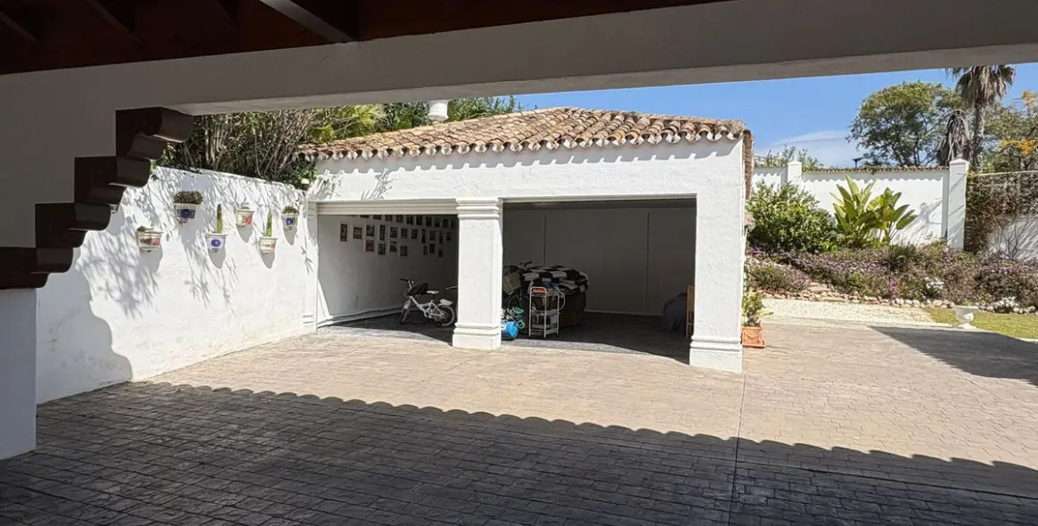 Alquiler a largo plazo de villa independiente en El Paraiso 39