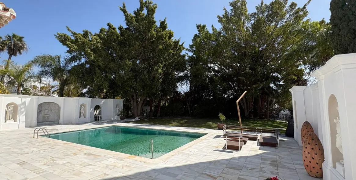 Alquiler a largo plazo de villa independiente en El Paraiso 42