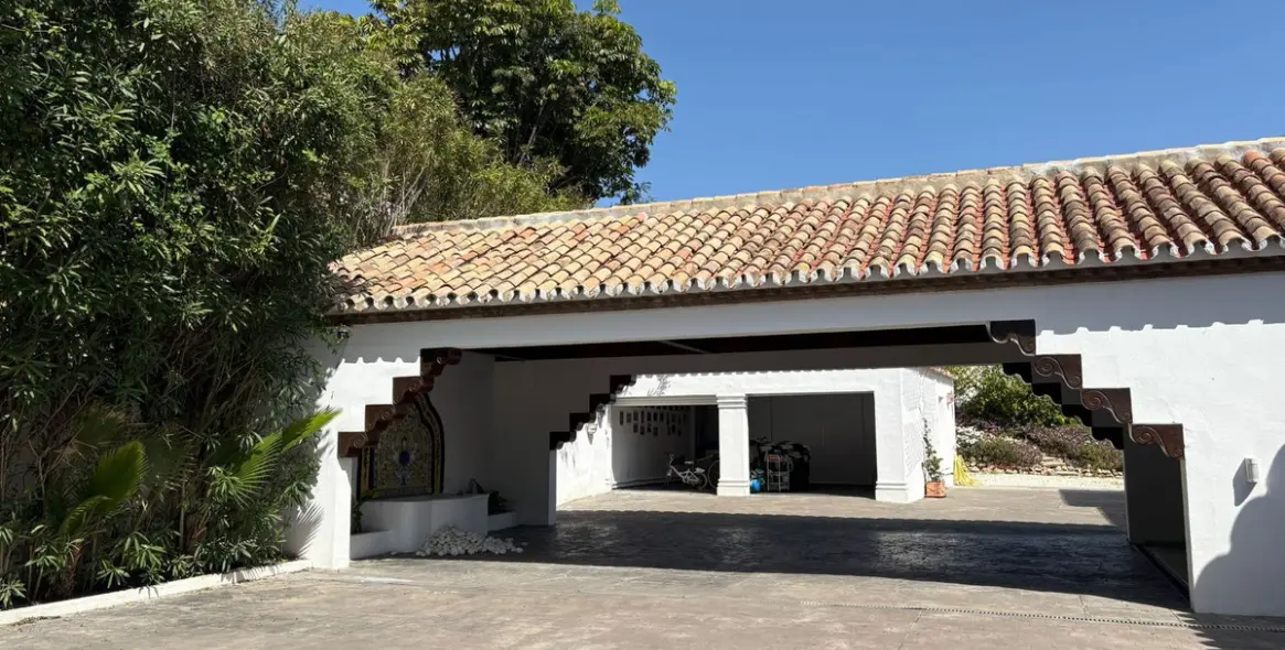 Alquiler a largo plazo de villa independiente en El Paraiso 45