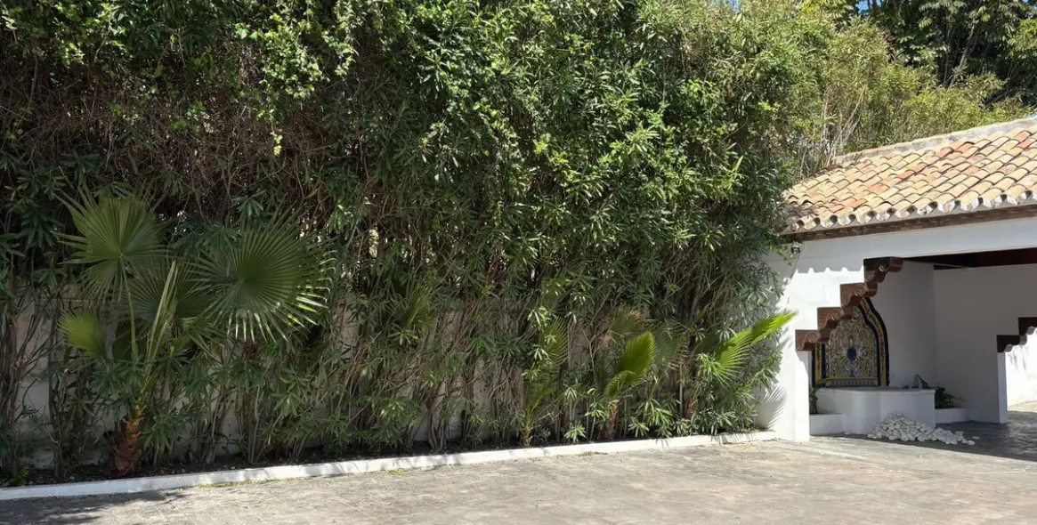 Alquiler a largo plazo de villa independiente en El Paraiso 47