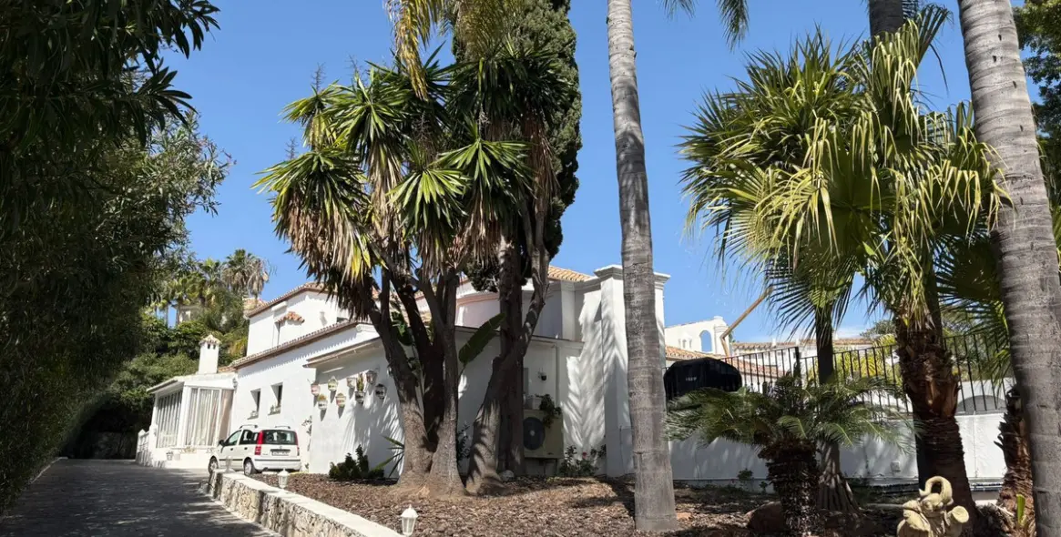 Alquiler a largo plazo de villa independiente en El Paraiso 48