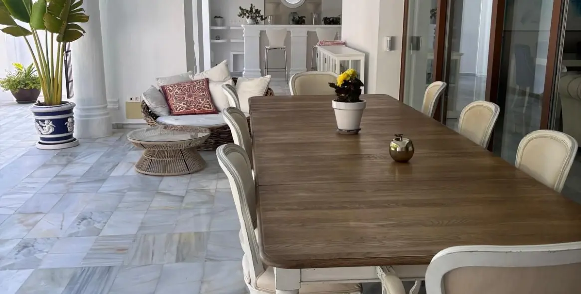 Alquiler a largo plazo de villa independiente en El Paraiso 56