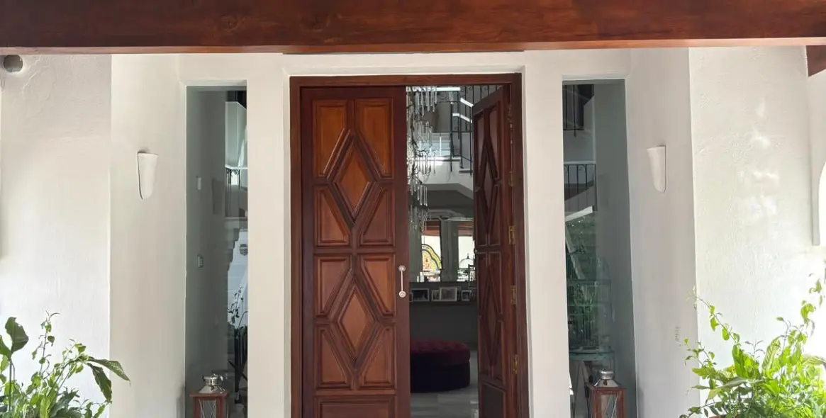 Alquiler a largo plazo de villa independiente en El Paraiso 61