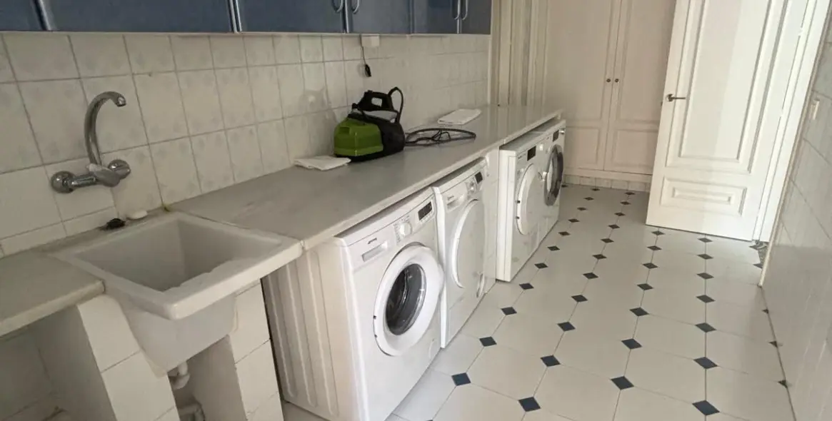 Alquiler a largo plazo de villa independiente en El Paraiso 68