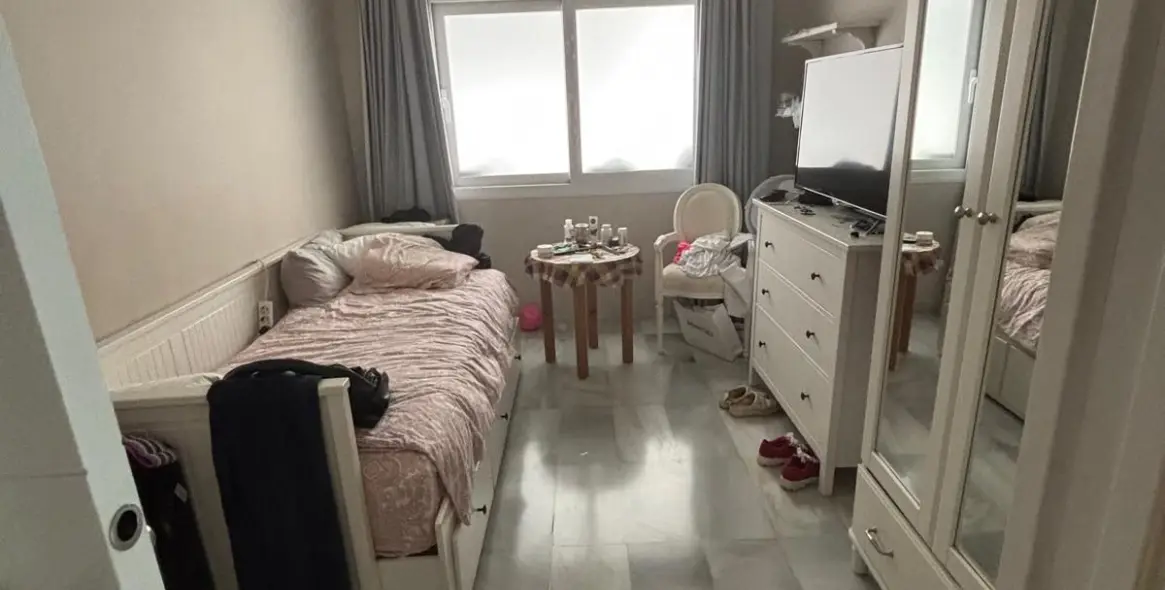 Alquiler a largo plazo de villa independiente en El Paraiso 71