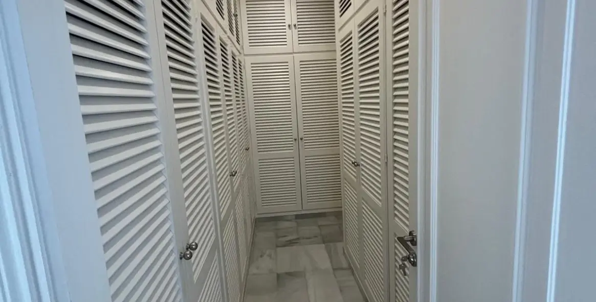 Alquiler a largo plazo de villa independiente en El Paraiso 74