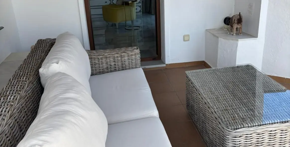 Alquiler a largo plazo de villa independiente en El Paraiso 85