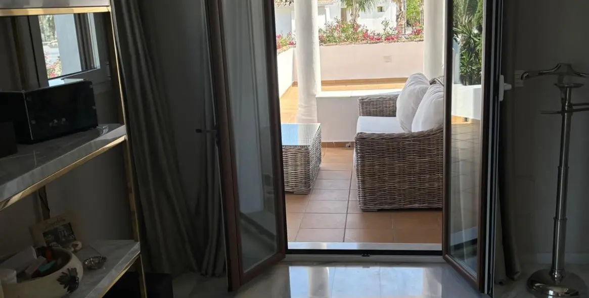 Alquiler a largo plazo de villa independiente en El Paraiso 104