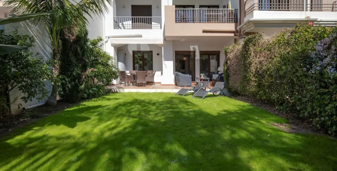 Venta de apartamento en planta baja en Los Arqueros 3