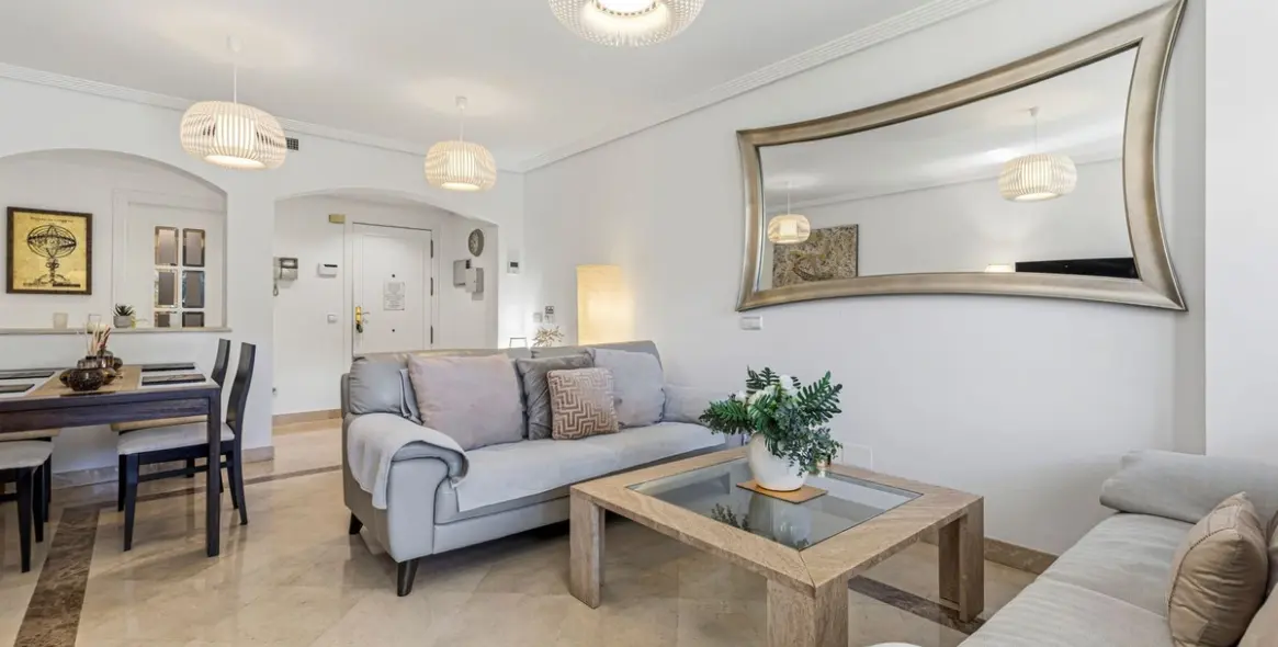 Venta de apartamento en planta baja en Los Arqueros 9