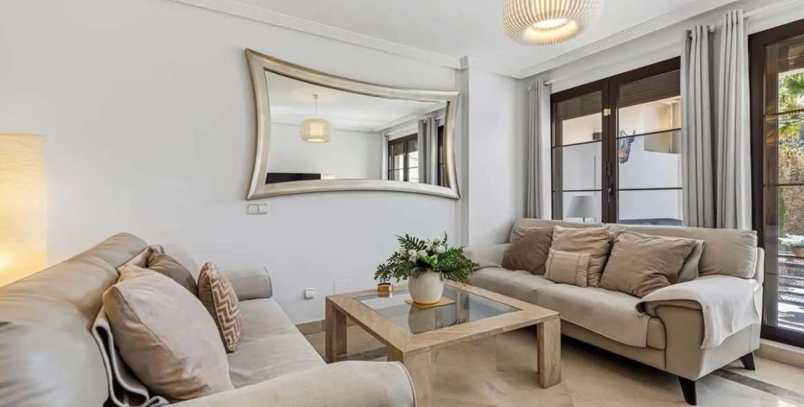 Venta de apartamento en planta baja en Los Arqueros 11