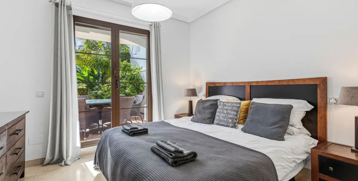 Venta de apartamento en planta baja en Los Arqueros 14