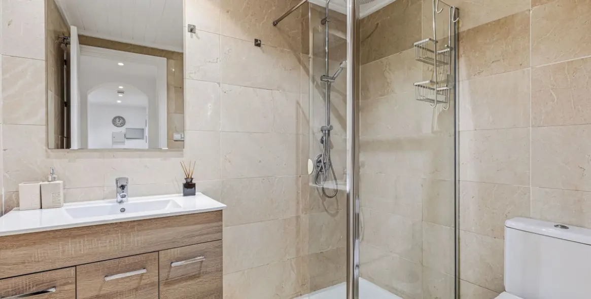 Venta de apartamento en planta baja en Los Arqueros 19