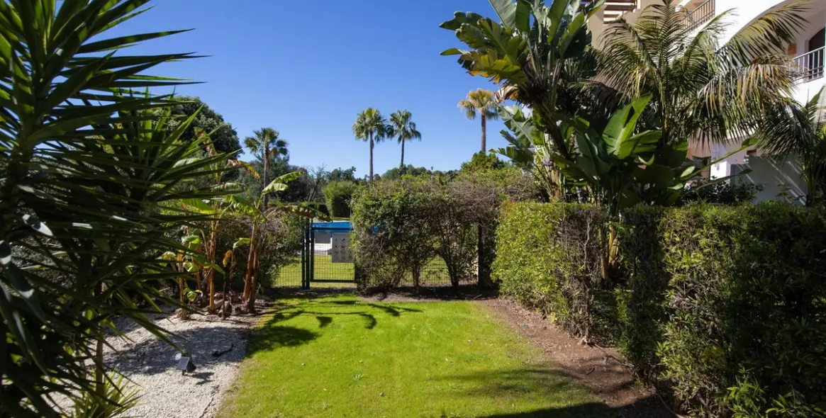 Venta de apartamento en planta baja en Los Arqueros 21