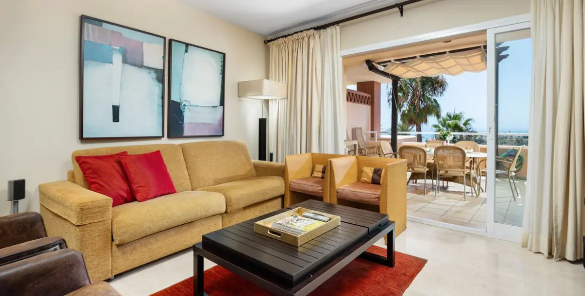 Venta de apartamento en planta media en Mijas Costa 3