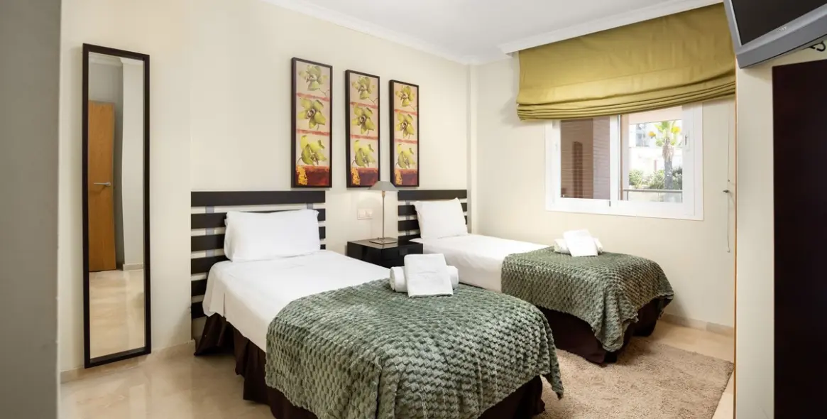 Venta de apartamento en planta media en Mijas Costa 10