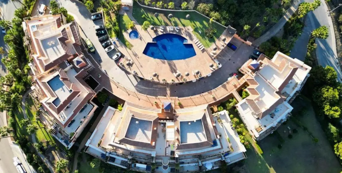 Venta de apartamento en planta media en Mijas Costa 15