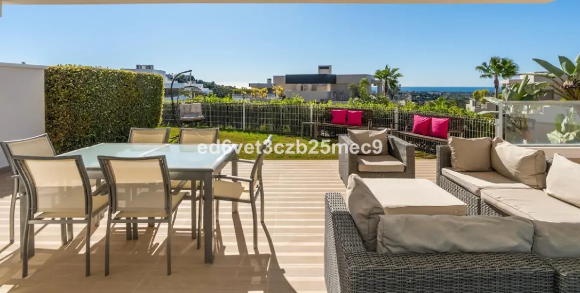 Venta de apartamento en planta baja en Los Arqueros 1