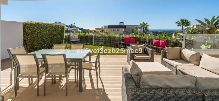 Venta de apartamento en planta baja en Los Arqueros 0