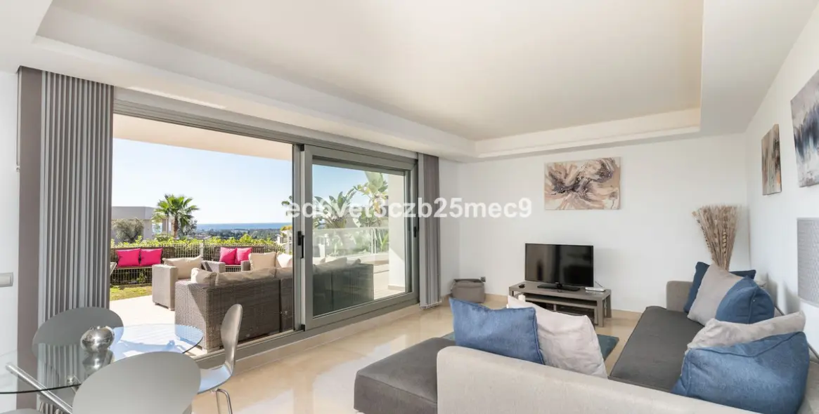 Venta de apartamento en planta baja en Los Arqueros 2