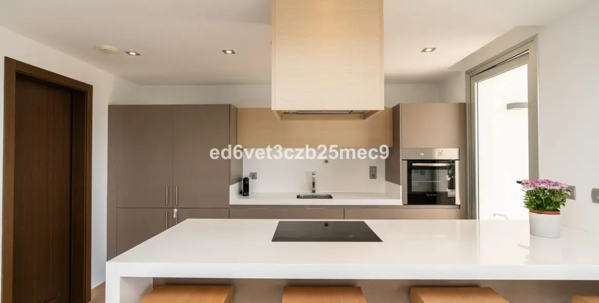 Venta de apartamento en planta baja en Los Arqueros 4