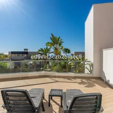 Venta de apartamento en planta baja en Los Arqueros