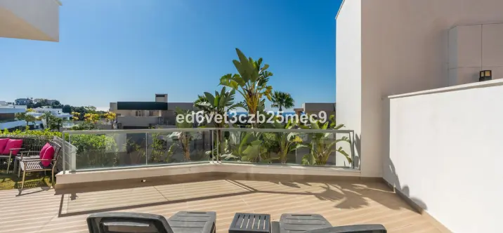 Venta de apartamento en planta baja en Los Arqueros 4