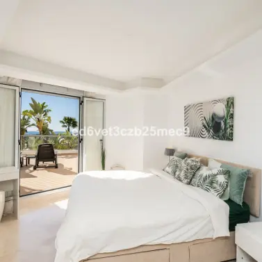 Venta de apartamento en planta baja en Los Arqueros