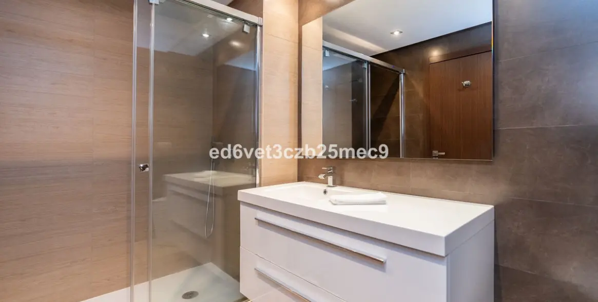 Venta de apartamento en planta baja en Los Arqueros 8