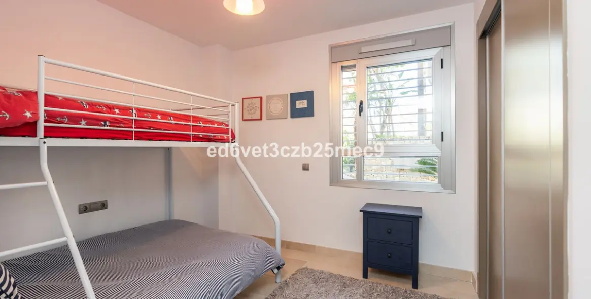 Venta de apartamento en planta baja en Los Arqueros 10