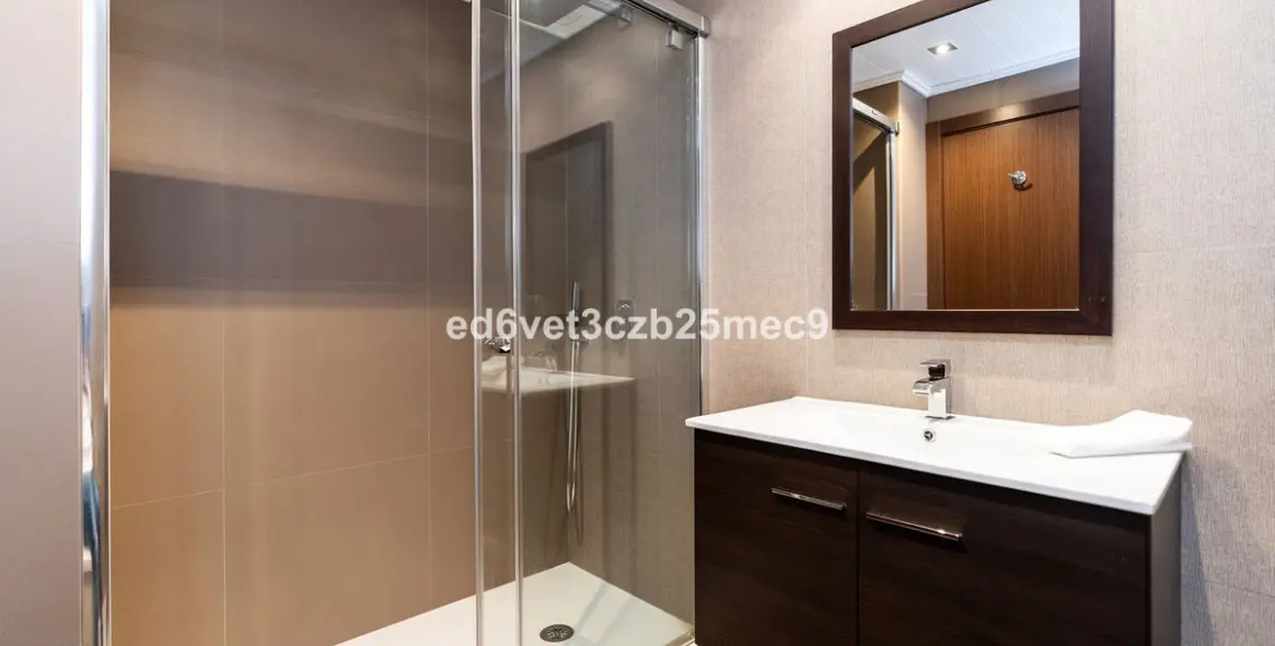 Venta de apartamento en planta baja en Los Arqueros 11