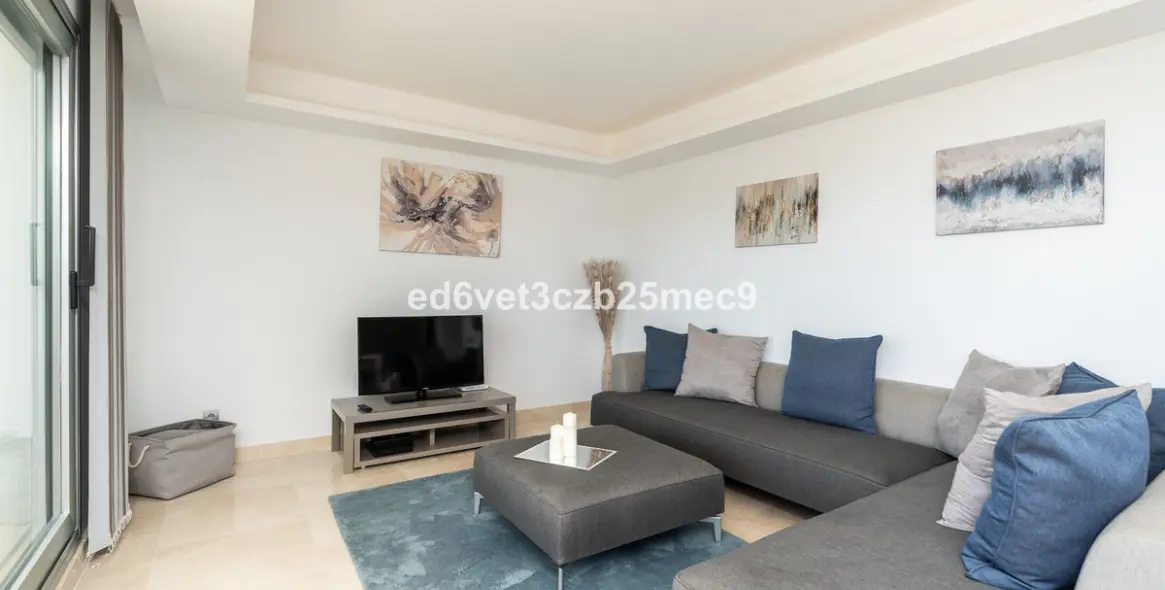 Venta de apartamento en planta baja en Los Arqueros 13