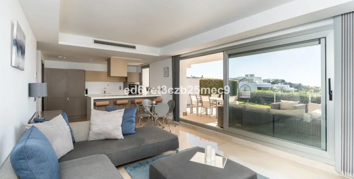 Venta de apartamento en planta baja en Los Arqueros 14