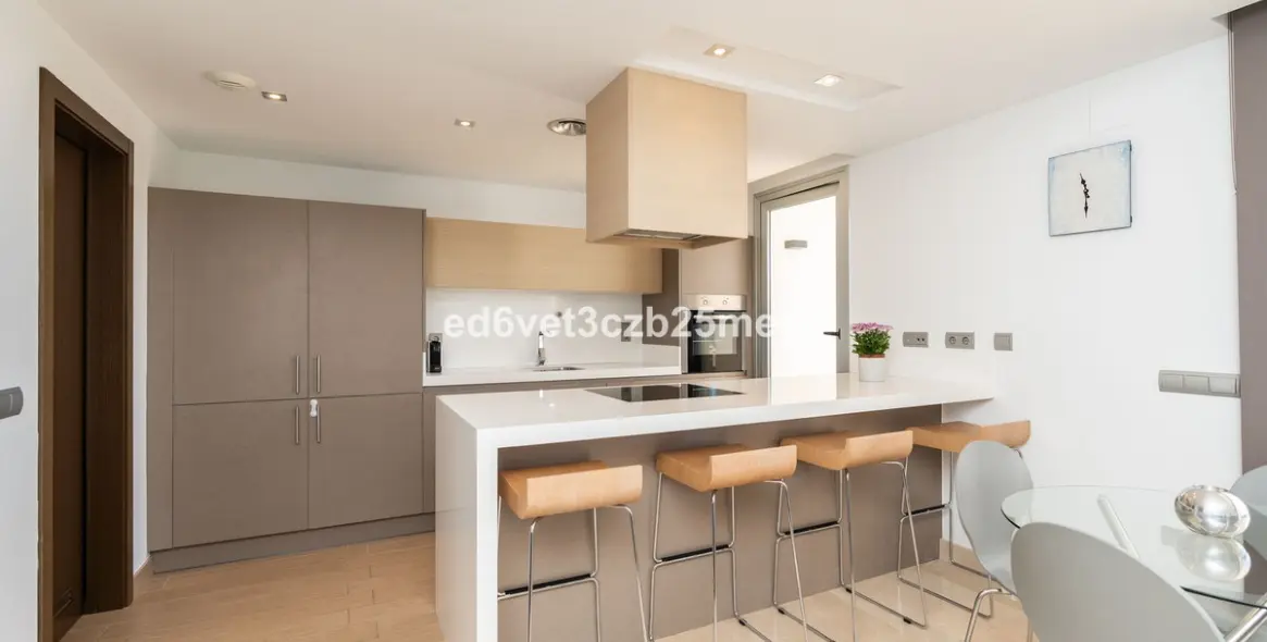 Venta de apartamento en planta baja en Los Arqueros 15