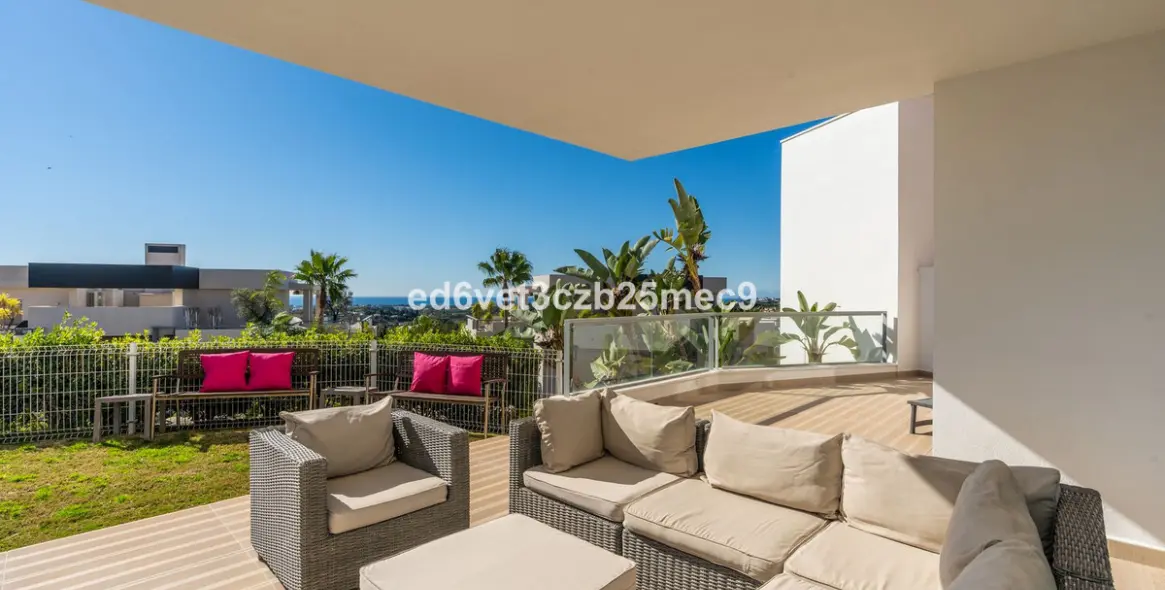 Venta de apartamento en planta baja en Los Arqueros 16