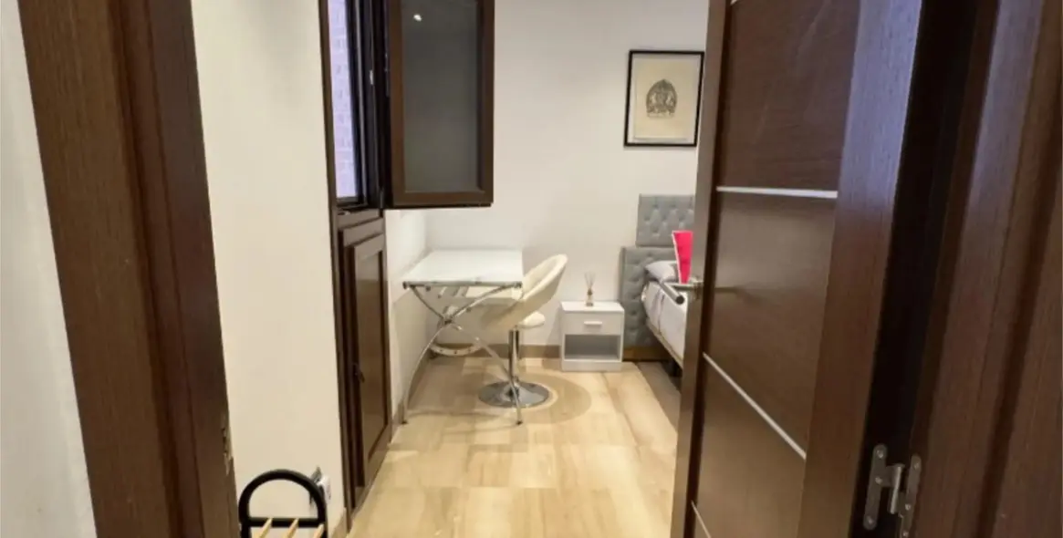 Venta de apartamento en planta media en Estepona 14