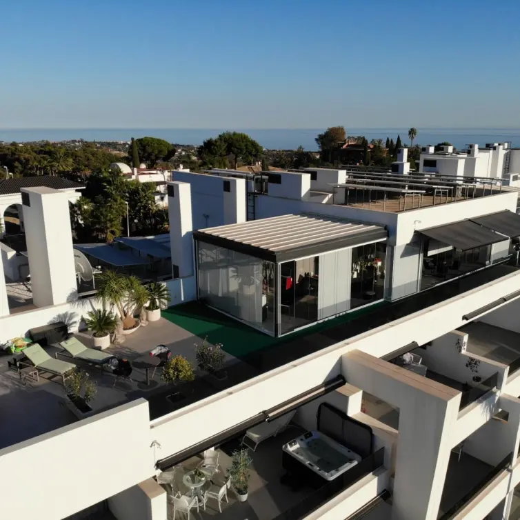 Sale of penthouse in Estepona