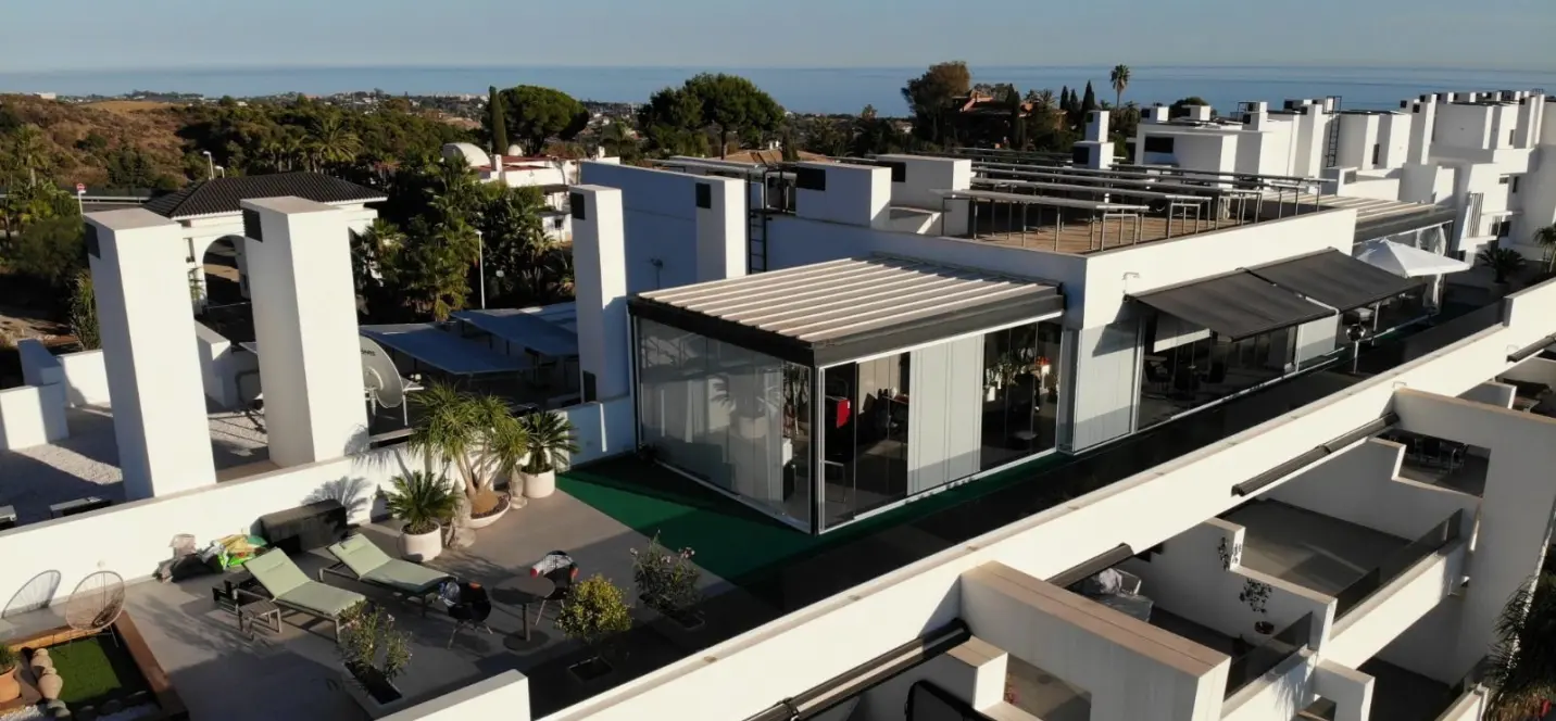Sale of penthouse in Estepona 1