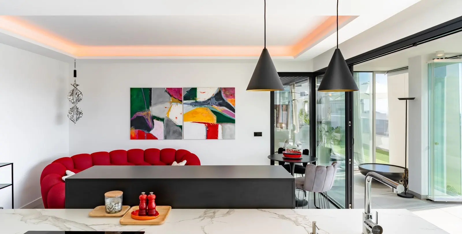 Sale of penthouse in Estepona 4