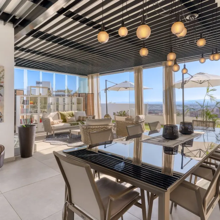 Sale of penthouse in Estepona