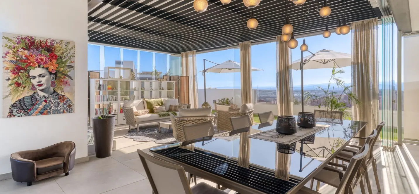 Sale of penthouse in Estepona 4