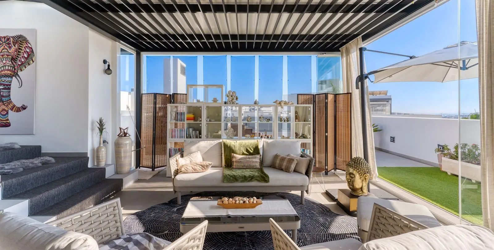 Sale of penthouse in Estepona 6