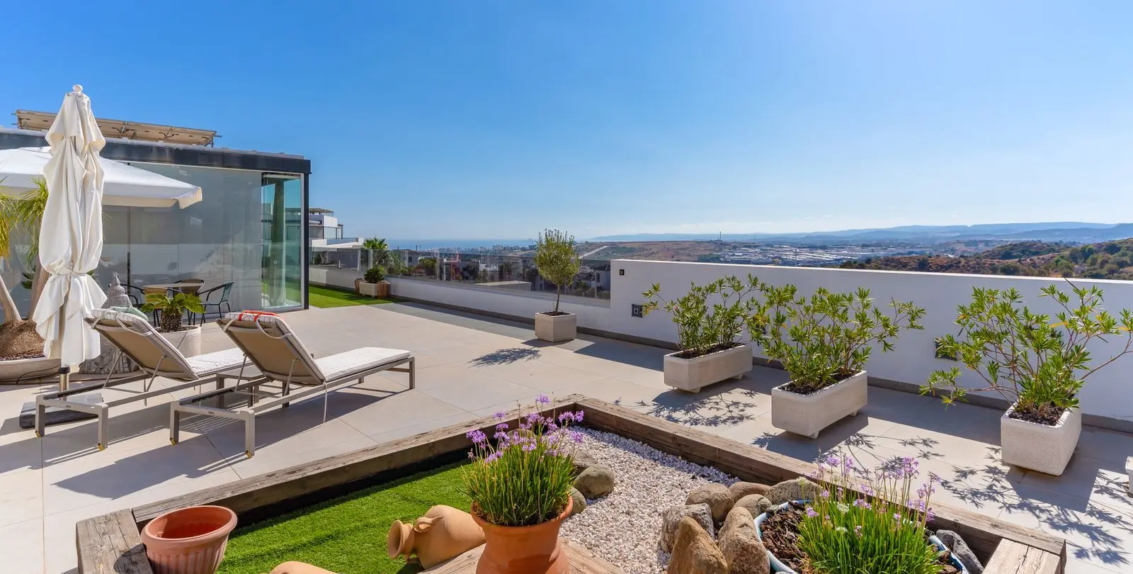 Sale of penthouse in Estepona 9