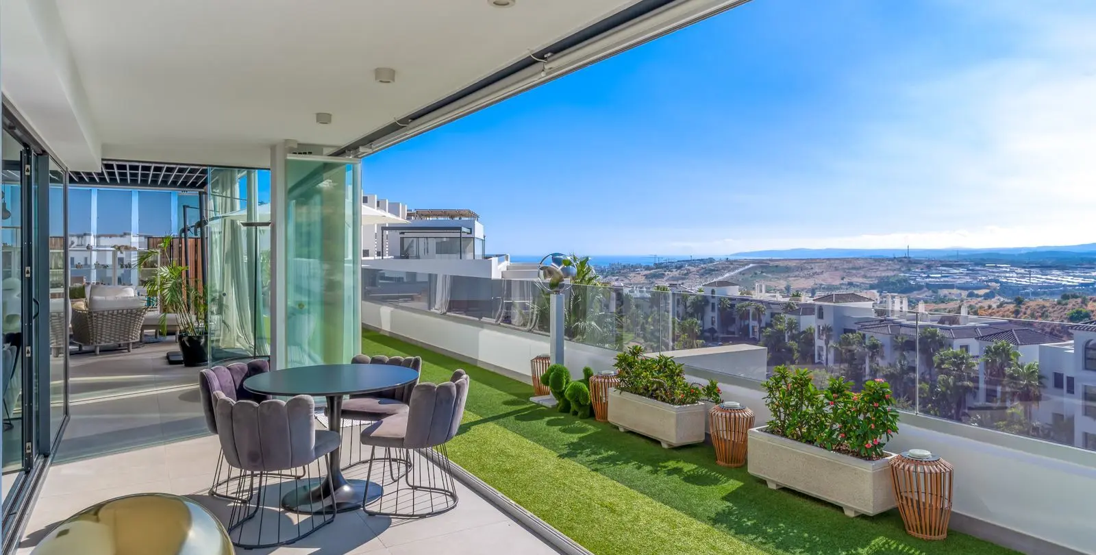 Sale of penthouse in Estepona 13